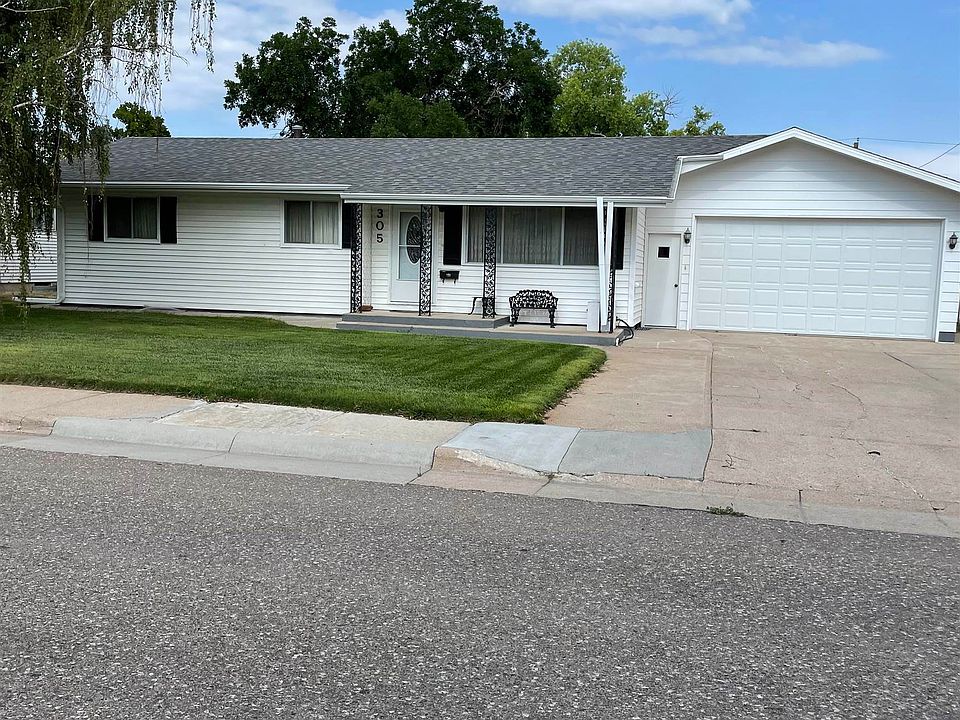 1st image of 305 Seminole Dr