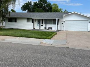 305 Seminole Dr, Mccook, NE 69001