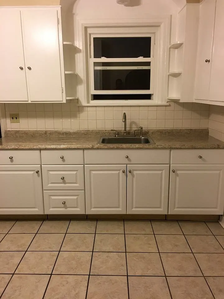 3 bed, 1200 sqft, $900 — Photo 3