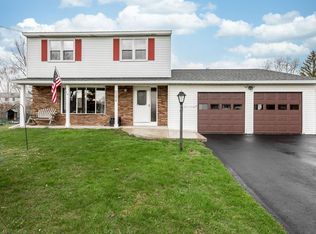 5394 Regina Cir, Clay, NY 13041