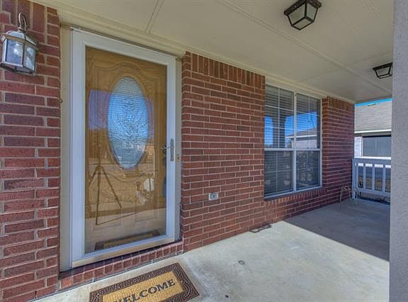 4th image of 913 Whitley Dr