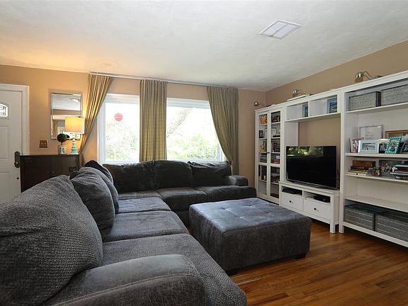 3rd image of 4 Cadiz St