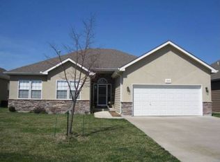 2120 E 25th Pl, Lawrence, KS 66046