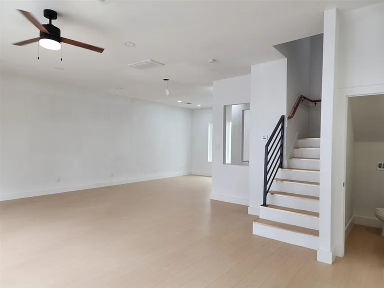3407 Saint Emanuel St — Photo 16