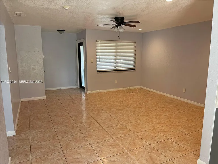 1220 NE 116th St #1222 — Photo 6