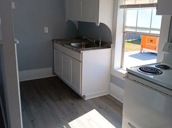 215 W King Ave APT 4, Kingsville, TX 78363
