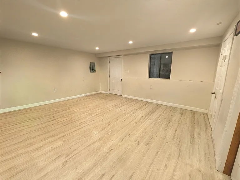2 Myrtle St #2 — Photo 11