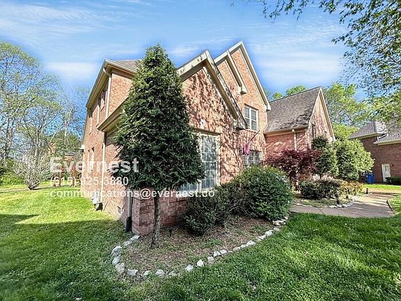 3rd image of 172 Sontag Dr