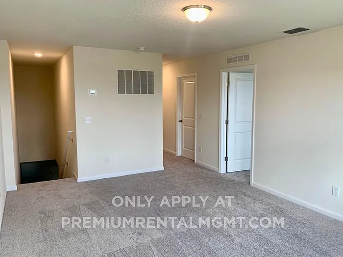 2257 Litchfield Loop — Photo 4