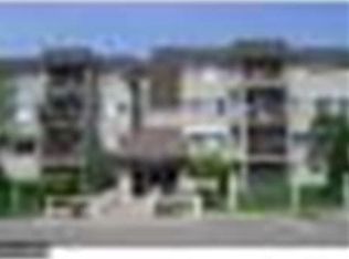 4001 Heritage Hills Dr, Minneapolis, MN 55437