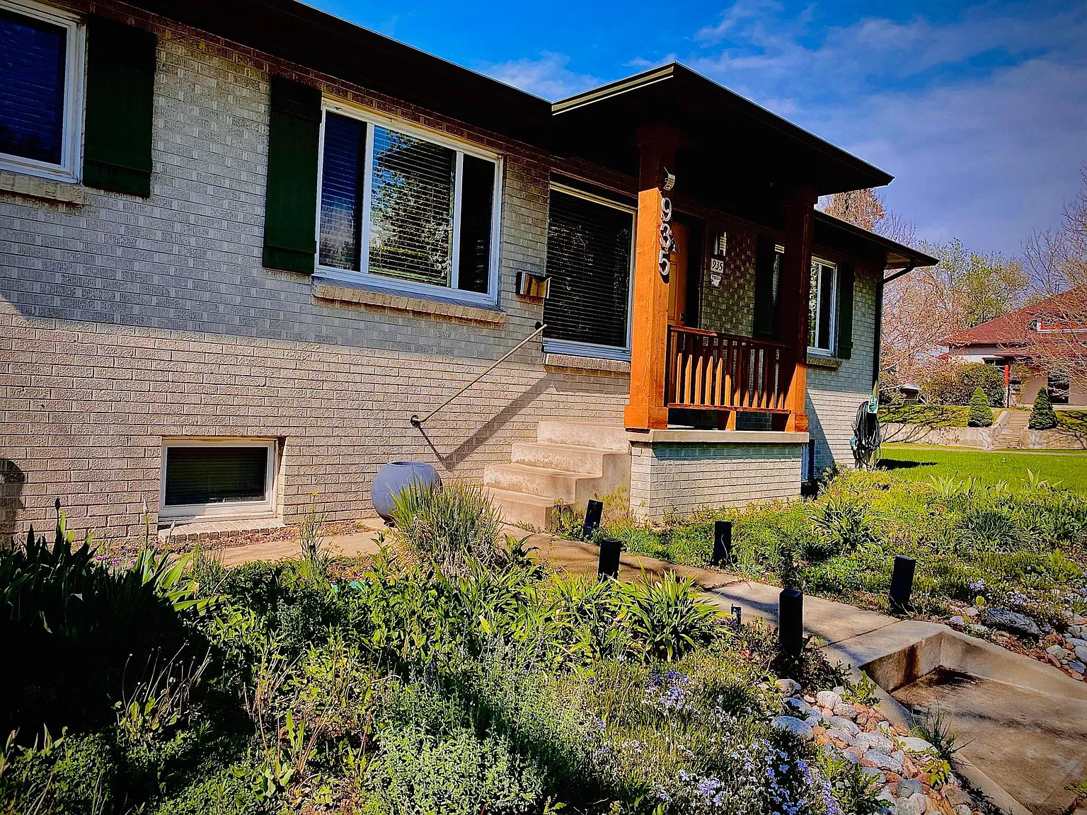 4 bed, 2560 sqft, $3,650 — Photo 3