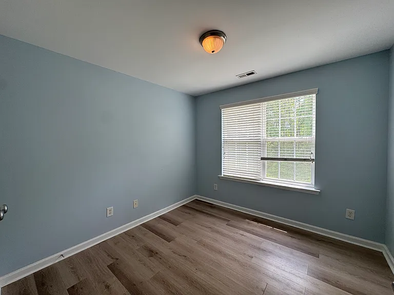 413 Hamlet Park Dr — Photo 24