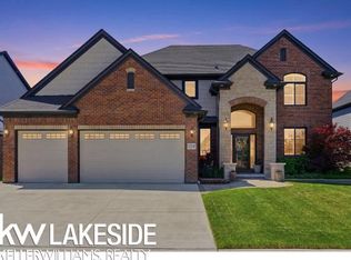 17206 Crittenden Dr, Macomb, MI 48044