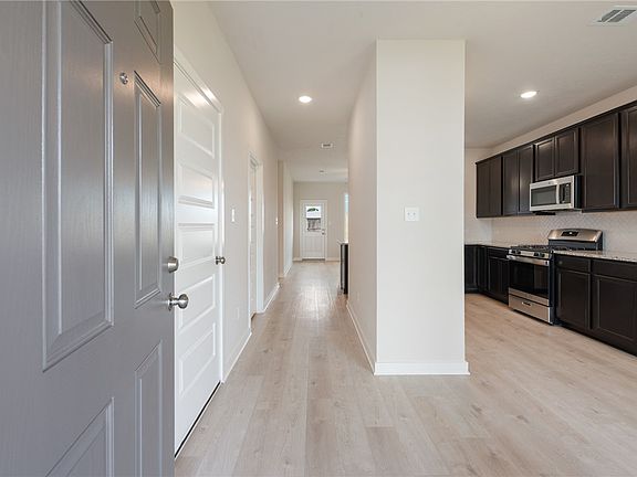 5th image of 225 Cross Ln