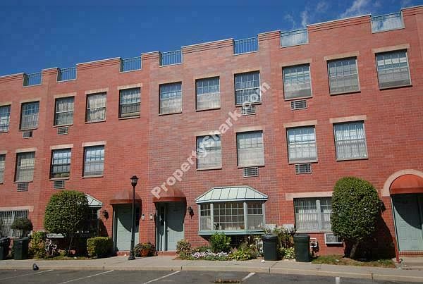 1st image of 494 Louisiana Ave #2