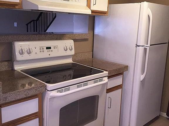 5th image of 4620 E Wood St