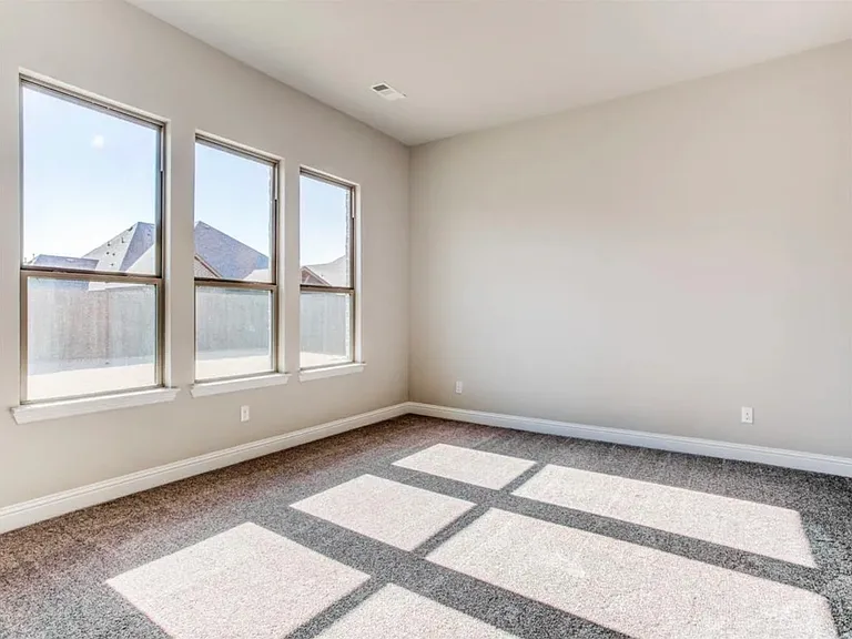 1605 Canals Dr — Photo 10