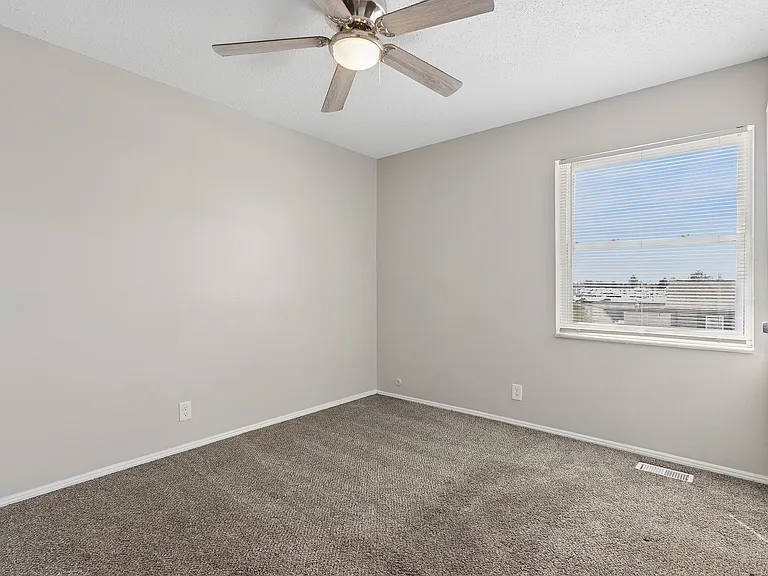 ReNew on Blues Apartments & Townhomes — Photo 17