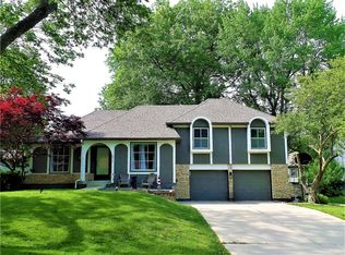 10818 W 100th Ter, Overland Park, KS 66214