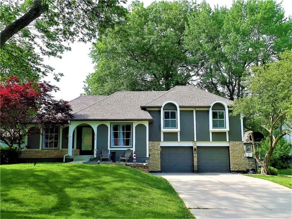 10818 W 100th Ter, Overland Park, KS 66214