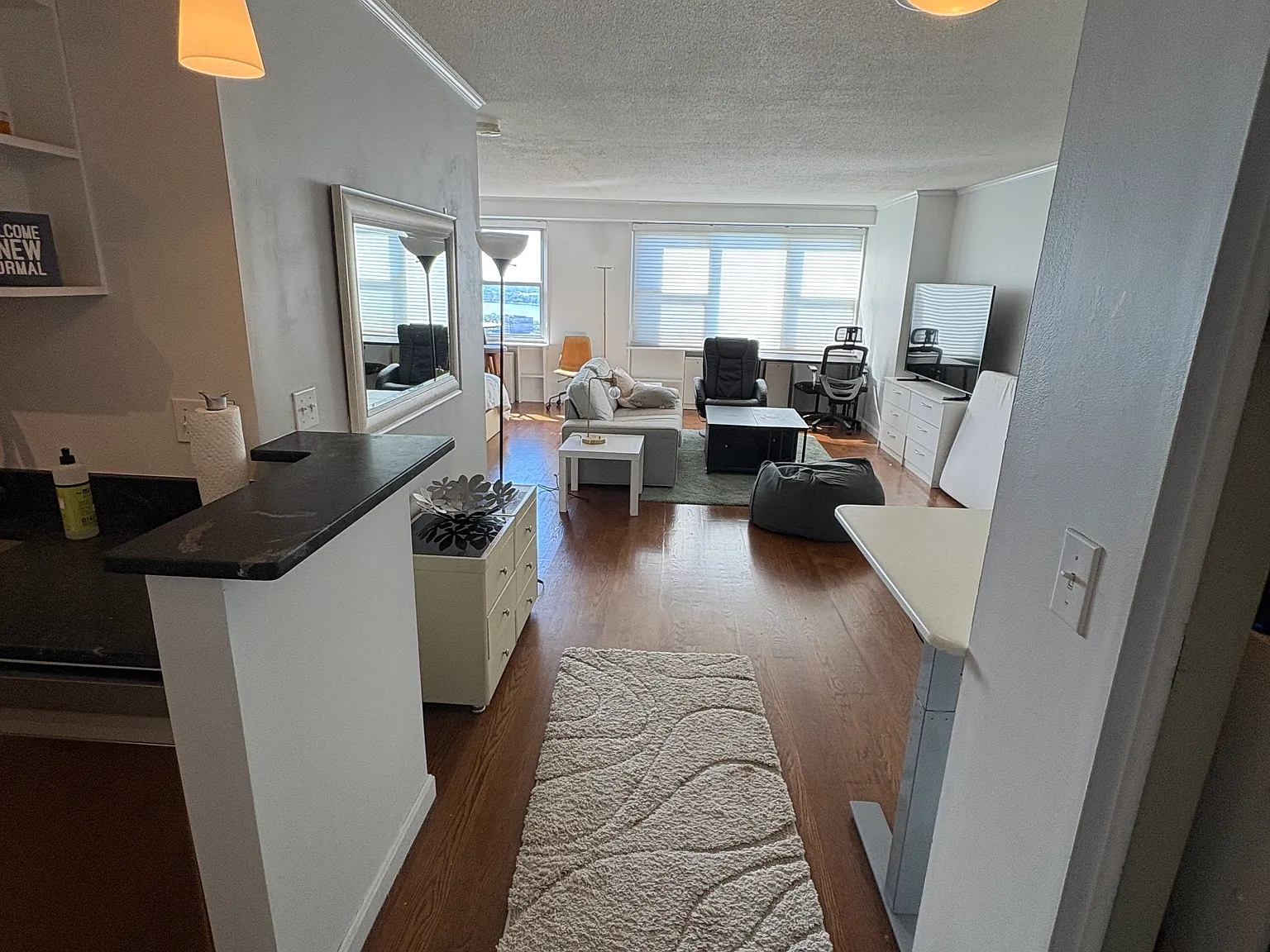 Studio, 1.0 bath, 605 sqft, $3,000 — Photo 1