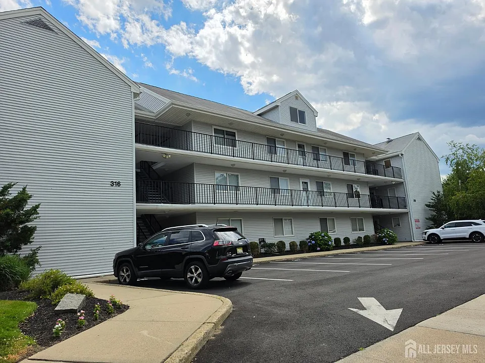 316 6th Ave #2C