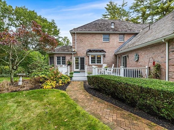 5th image of 7 Hibiscus Ln