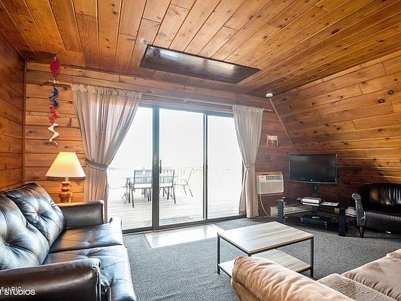 4th image of 5340 Notre Dame Ave #26