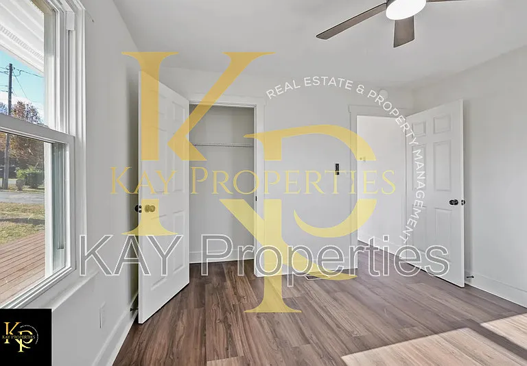 1207 Jackson St — Photo 24