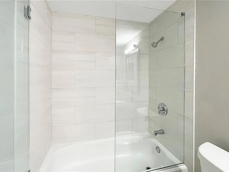 901 Wentworth Ct — Photo 19