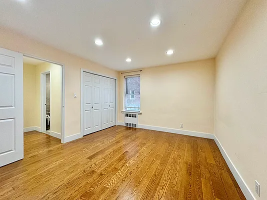 Sold by Astoria Realty | media 6