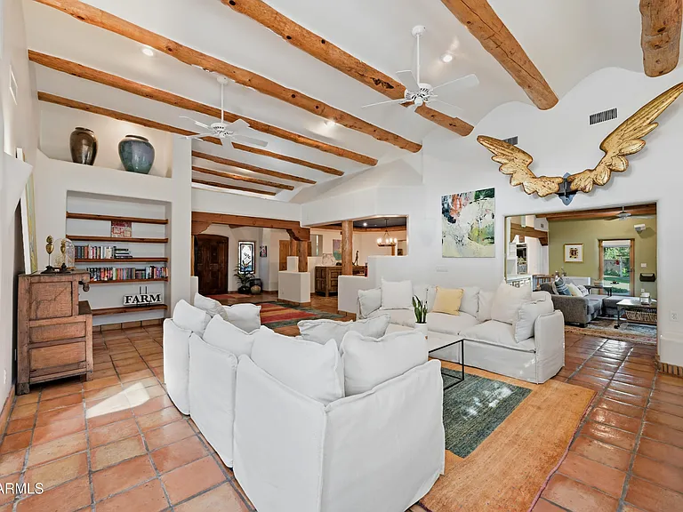 6112 E Mockingbird Ln — Photo 5