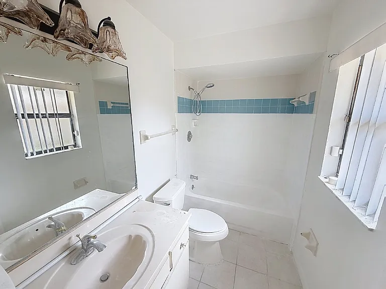 603 Estrada Ln — Photo 6