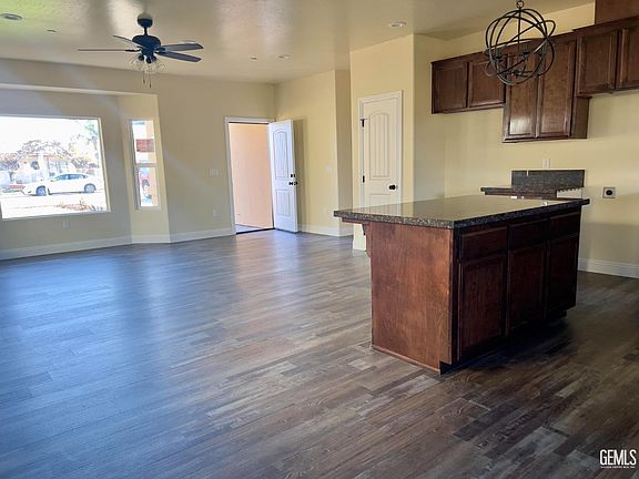 5th image of 3008 Crestline Rd