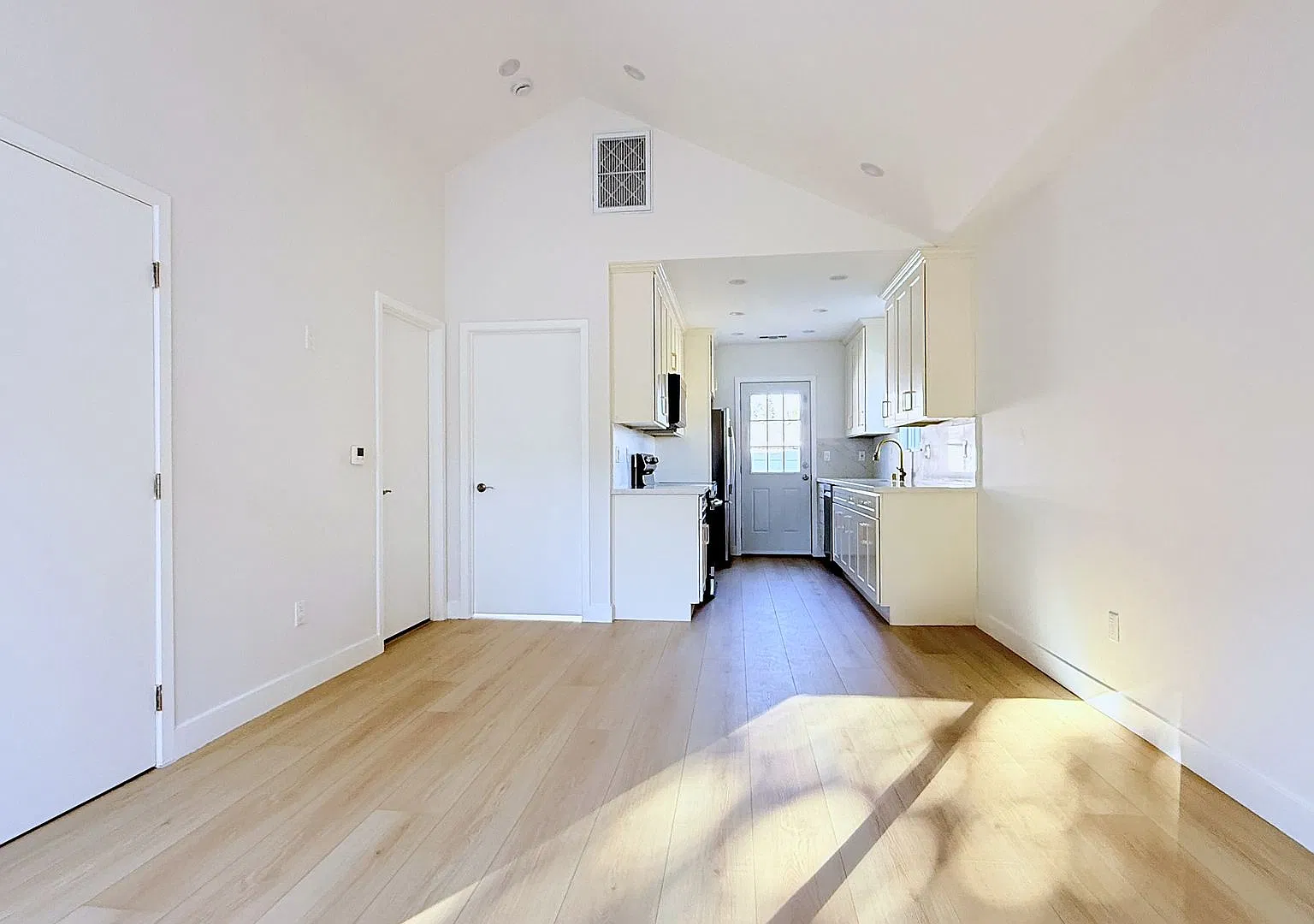 Bright, Fully Renovated 1BD/1BA with Vaulted Ceilings, In-Unit Laundry & Private Patio — Photo 1