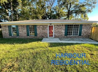 525 Woodlore Dr, Chickasaw, AL 36611