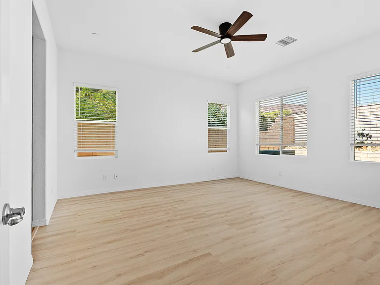 43720 Vacanza Ct — Photo 23