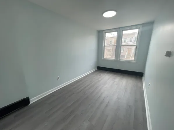 27 East 46th Street image 1 of 4