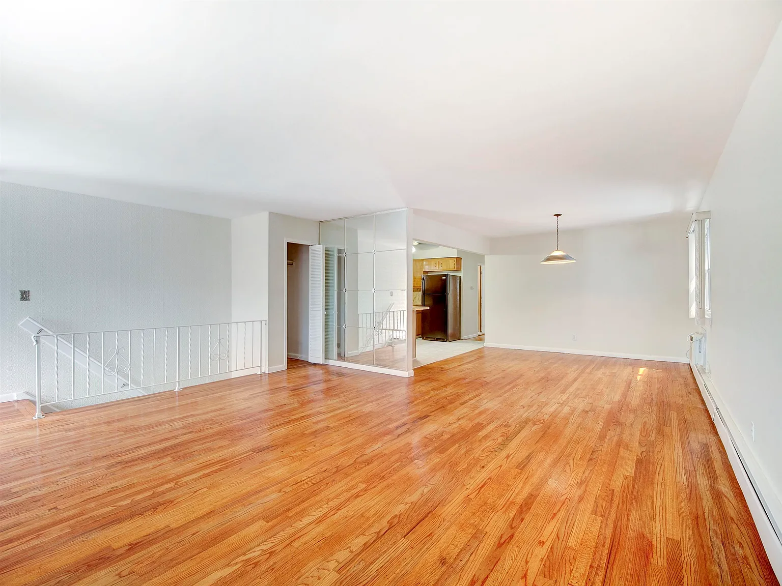 3 bed, 1.0 bath, $3,100 — Photo 3