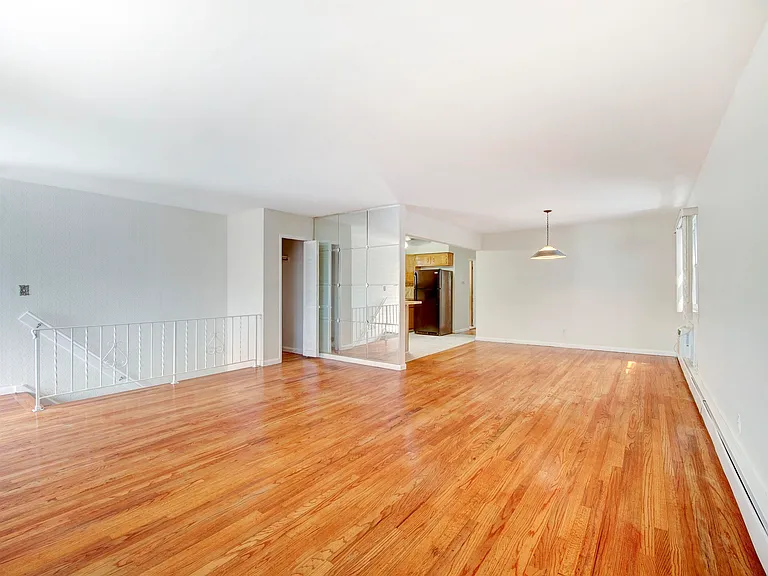 404 46th St #3 — Photo 3