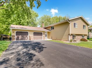 1219 Oakview Way, Anoka, MN 55303