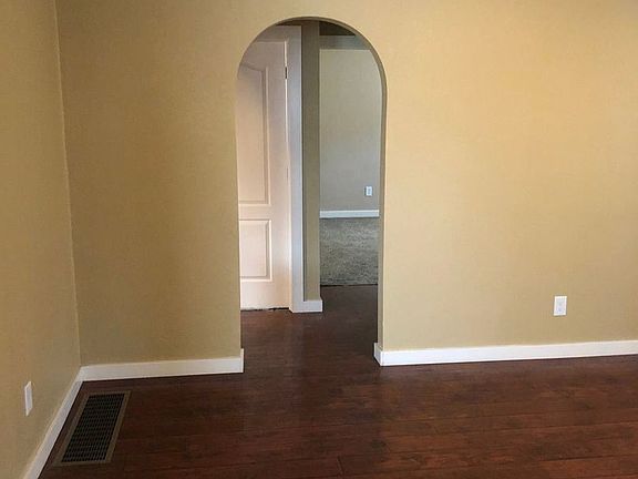 3rd image of 2211 Court St