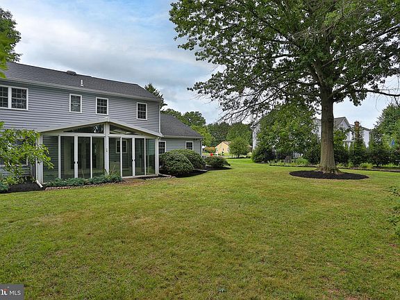 4th image of 1574 Grey Ln