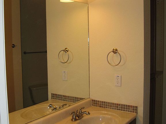Twin Sinks in MstrBath