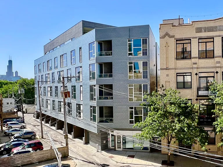 Wicker Park Lofts- 1515 W. Haddon Ave — Photo 8