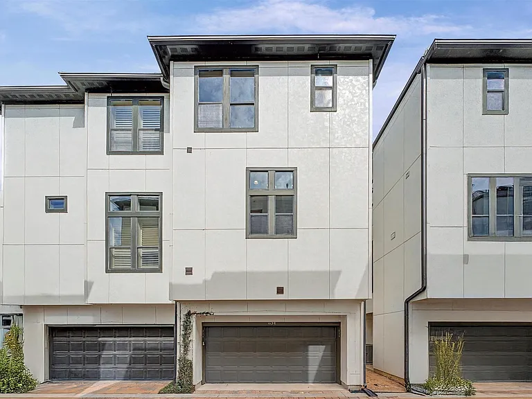634 Nagle St — Photo 31