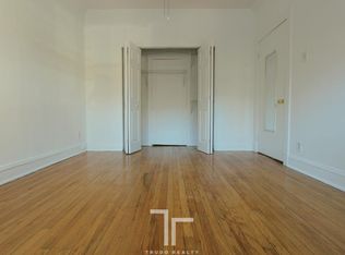 528 W Aldine Ave #2F, Chicago, IL 60657