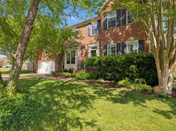 1011 Glastonbury Dr, Franklin, TN 37069