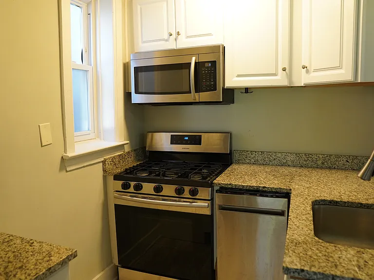 1838 S Racine Ave #D — Photo 3