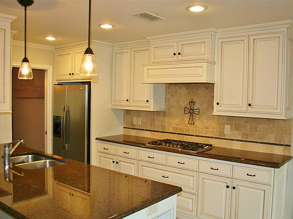 5th image of 4118 Birdwell Dr